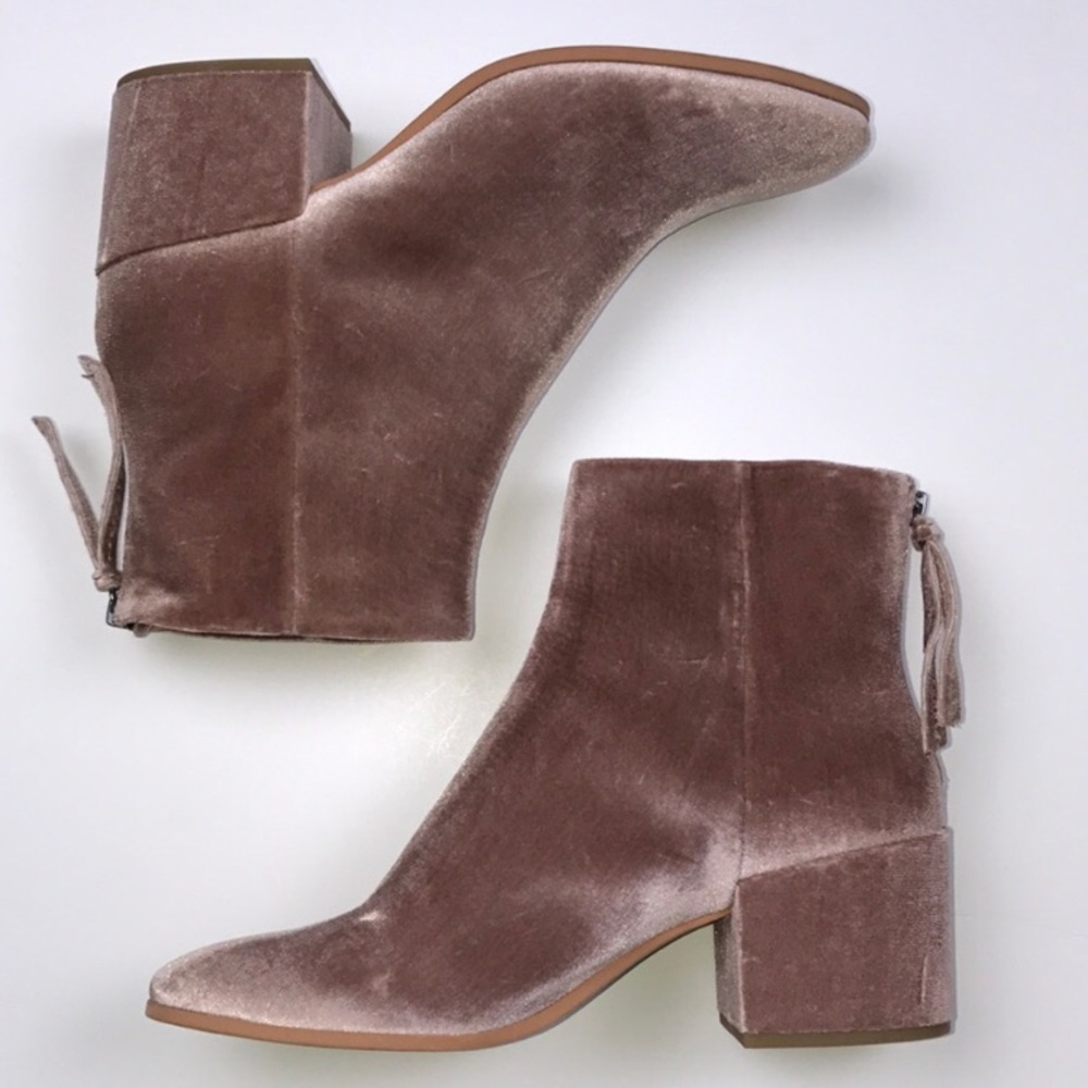 Dolce vida mauve velvet booties
